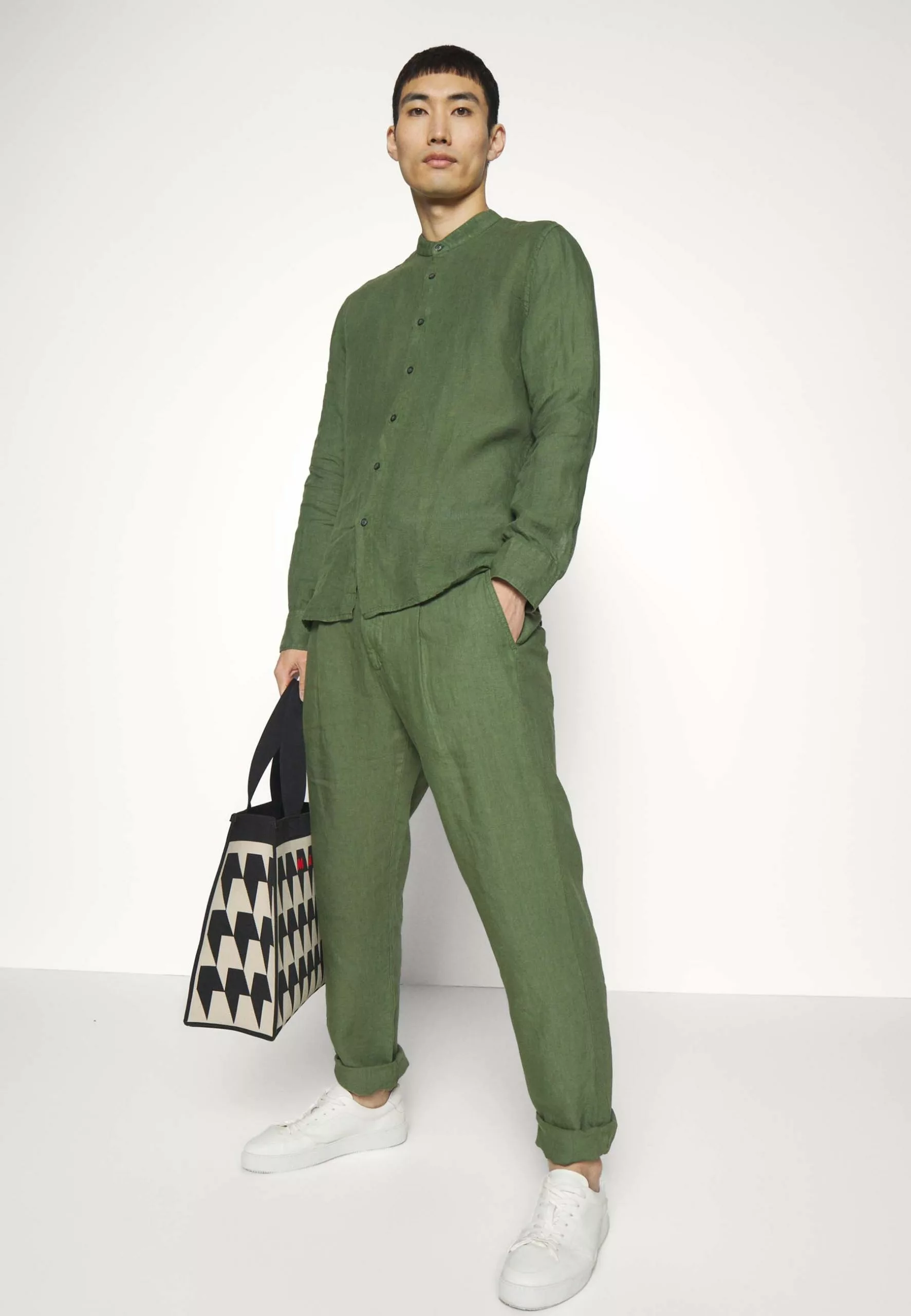 PANTALONE UOMO - Broek 120%25 Lino PANTALONE UOMO - Broek -Hemden Winkel 26e2ea0002a24304ab41f869035ad0e1 scaled