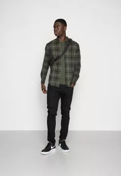 Hemden Winkel -Hemden Winkel 33f6e04df03048f784c2eaeb5da98bb5