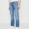 Lee TRENTON - Bootcut Jeans 1 Lee TRENTON - Bootcut Jeans -Hemden Winkel 7a3e9e3c7b0341fa9e0677e6db7ec427